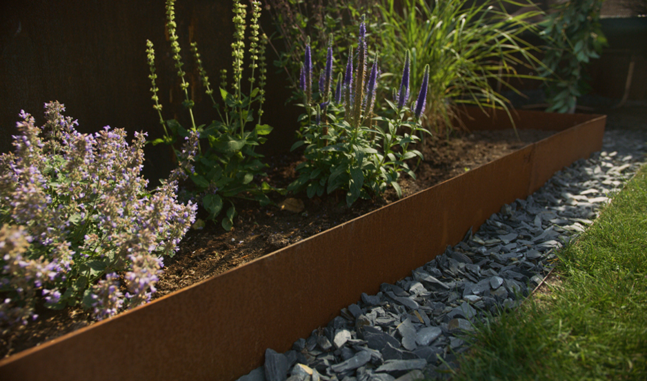 How to Use Metal Lawn Edging and Tree Rings to Elevate Your Garden Design